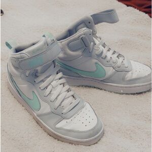 Women’s Nike shoes